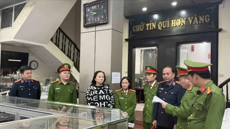 Bắt vợ chồng chủ tiệm vàng Kim Chung liên quan hành vi trốn thuế